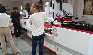 自動(dòng)鉆孔攻牙機(jī)和激光設(shè)備、雕刻機(jī)相比有哪些優(yōu)勢